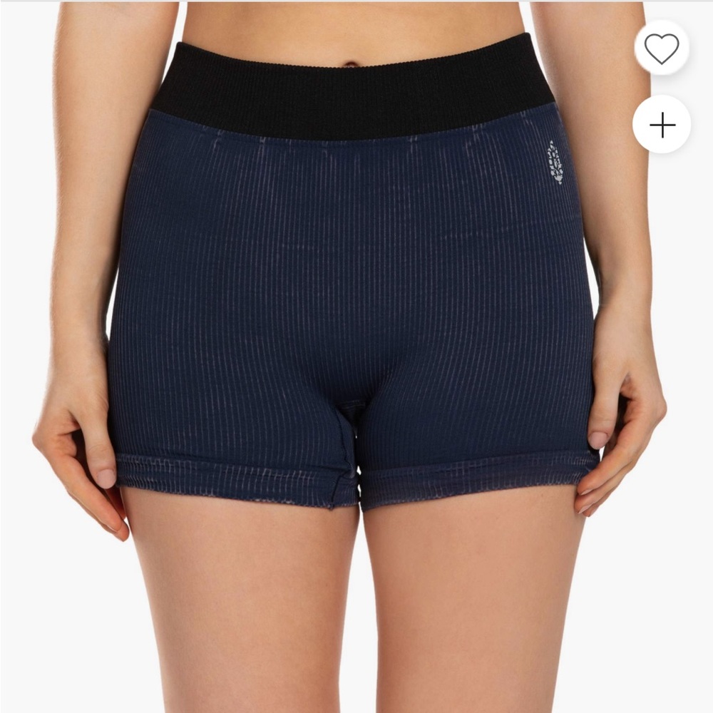Free People Movement Size Medium/Large‎ Black Seamless Ribbed Athletic Shorts